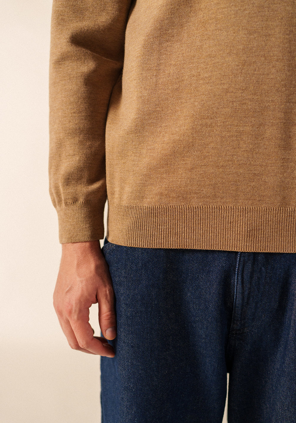 Cuirassé V neck jumper - in soft wool (BEIGE FONCE)