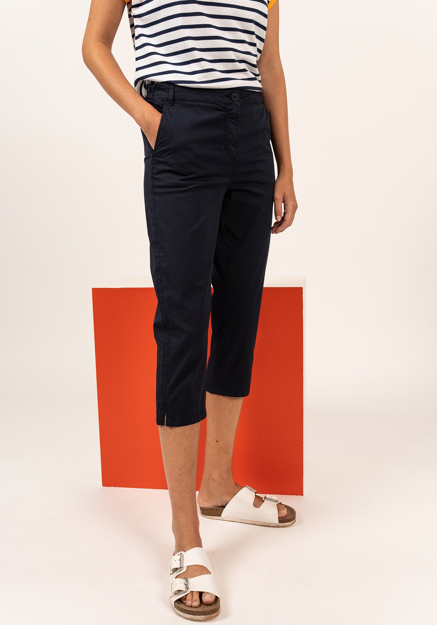 Marinette Capri pants (MARINE)