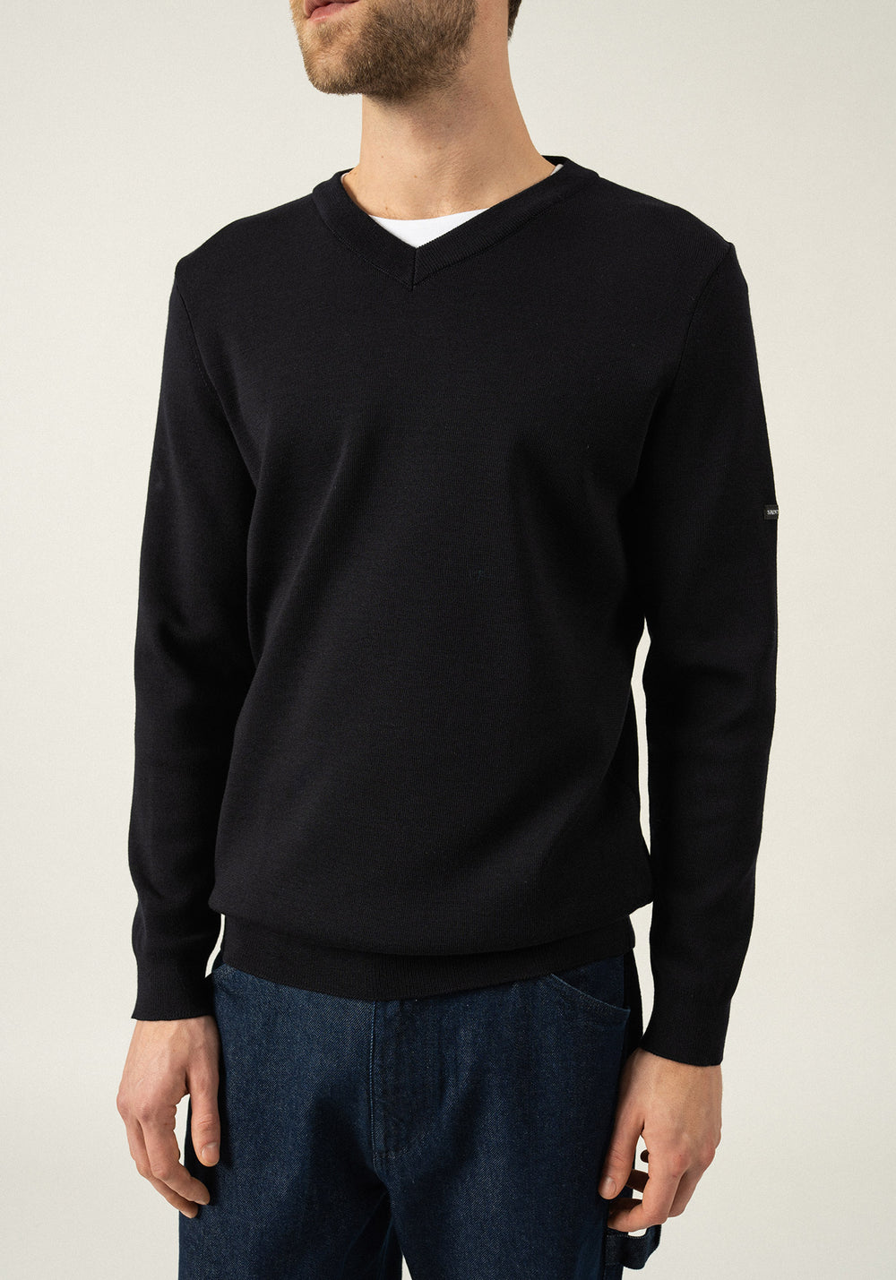 Cuirasse V neck jumper - in soft wool (NAVY)
