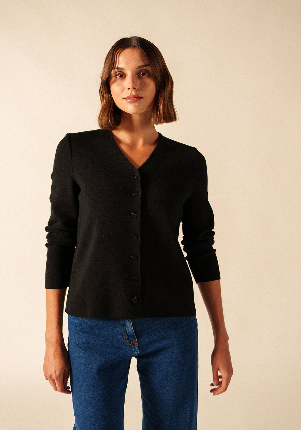 Brevands V neck cardigan - in soft wool (NOIR)