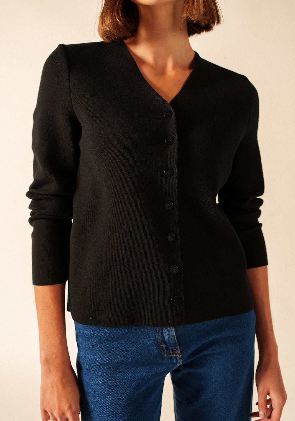 Brevands V neck cardigan - in soft wool (NOIR)