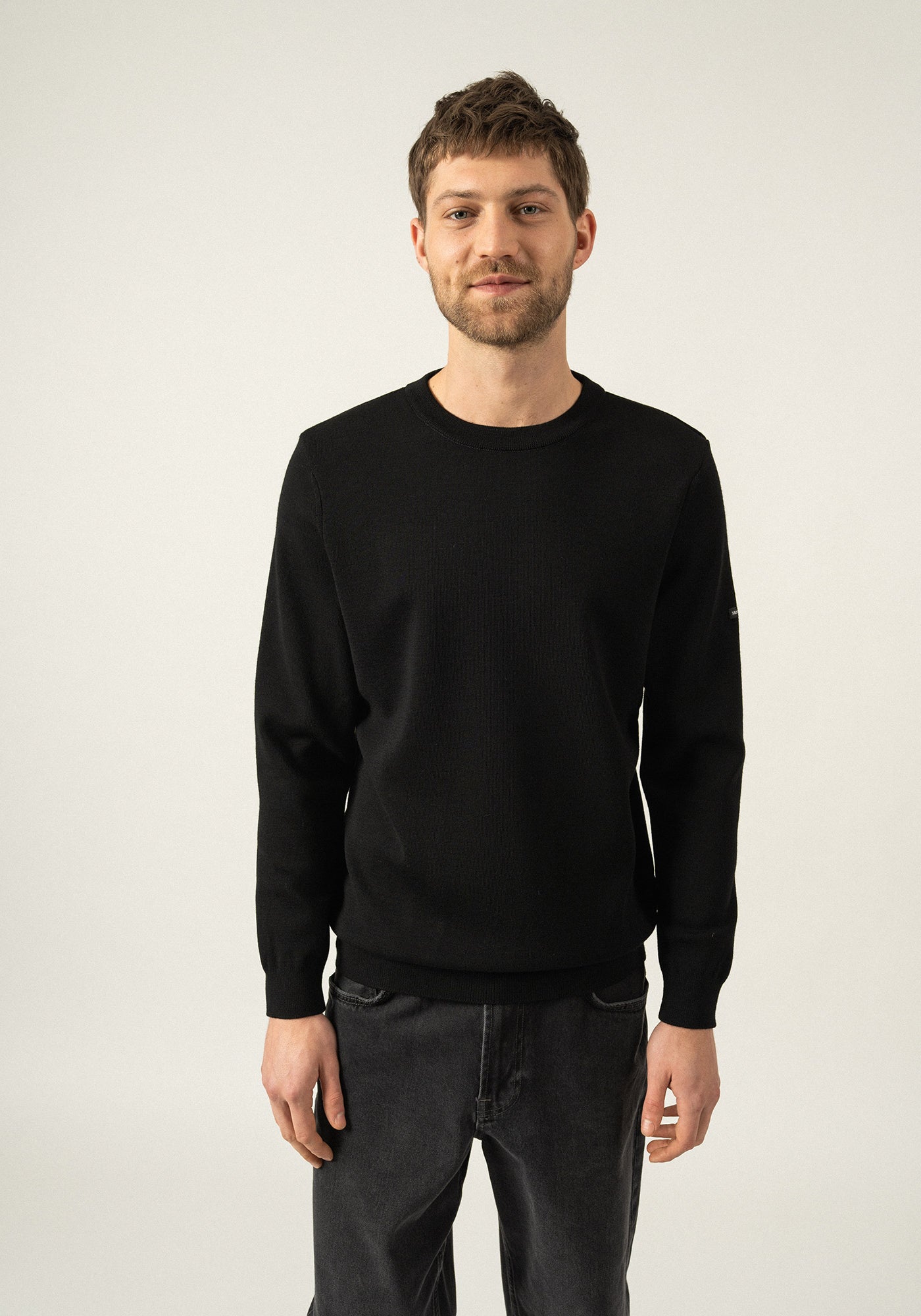 Cruiser round neck jumper - in soft wool (NOIR)