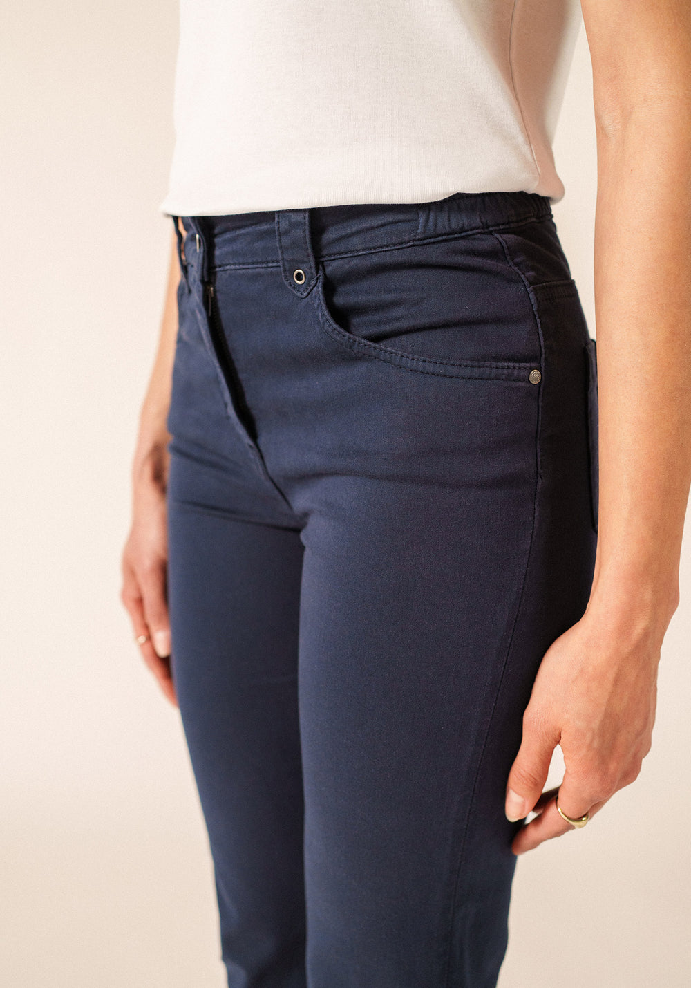 Elodie Capri pants (MARINE)