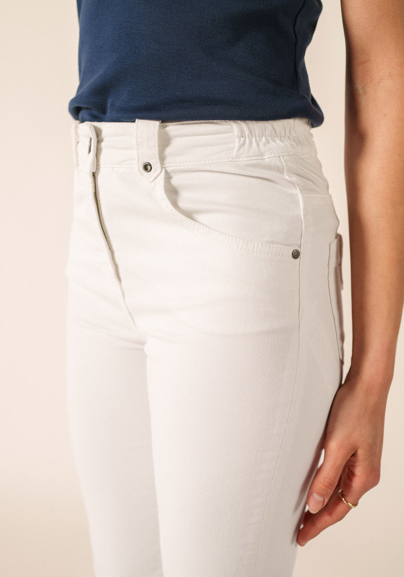 Elodie Capri pants (BLANC)