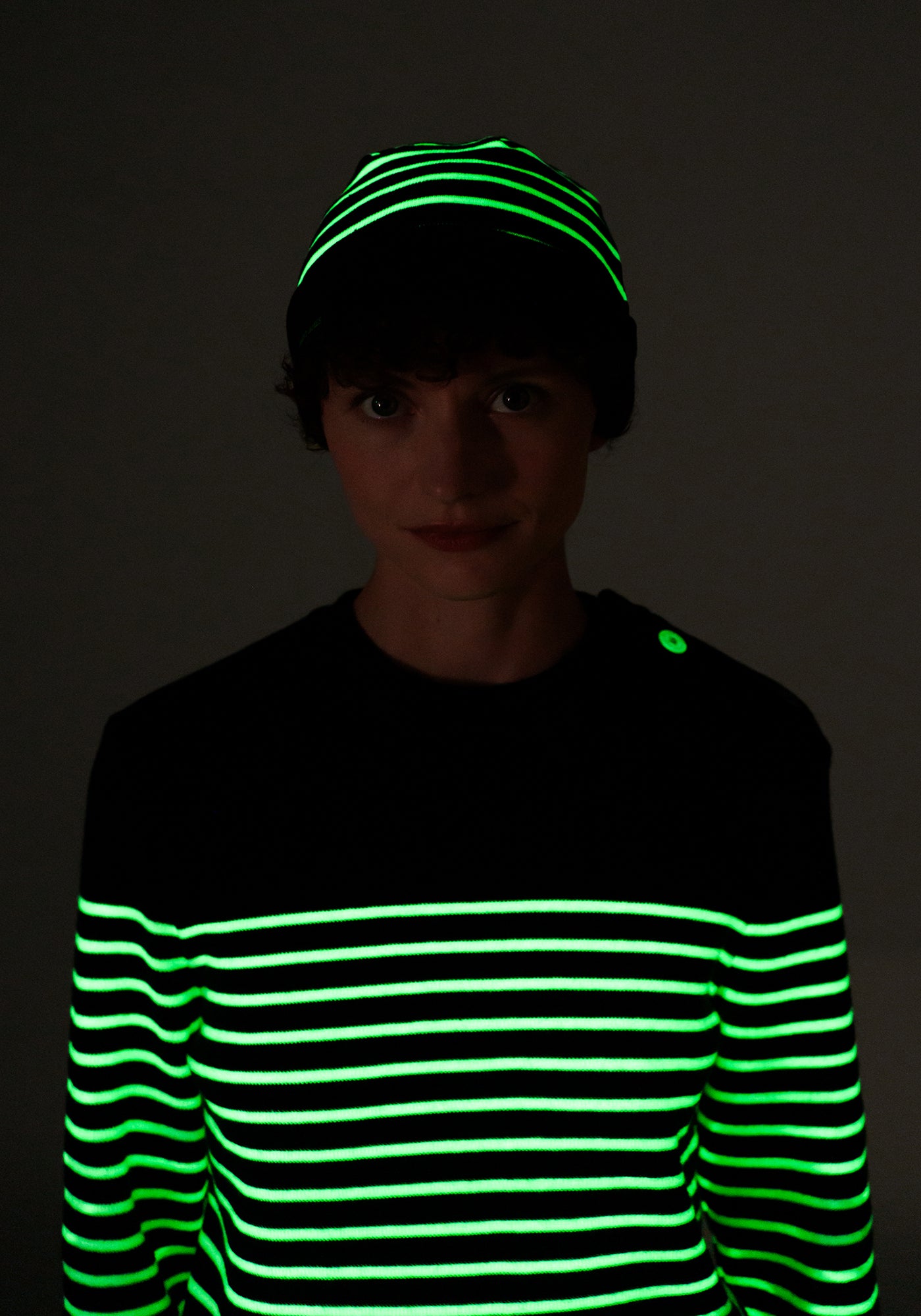 Glow-In-The-Dark Beanie - in wool (NAVY/PHOSPHORESCENT)
