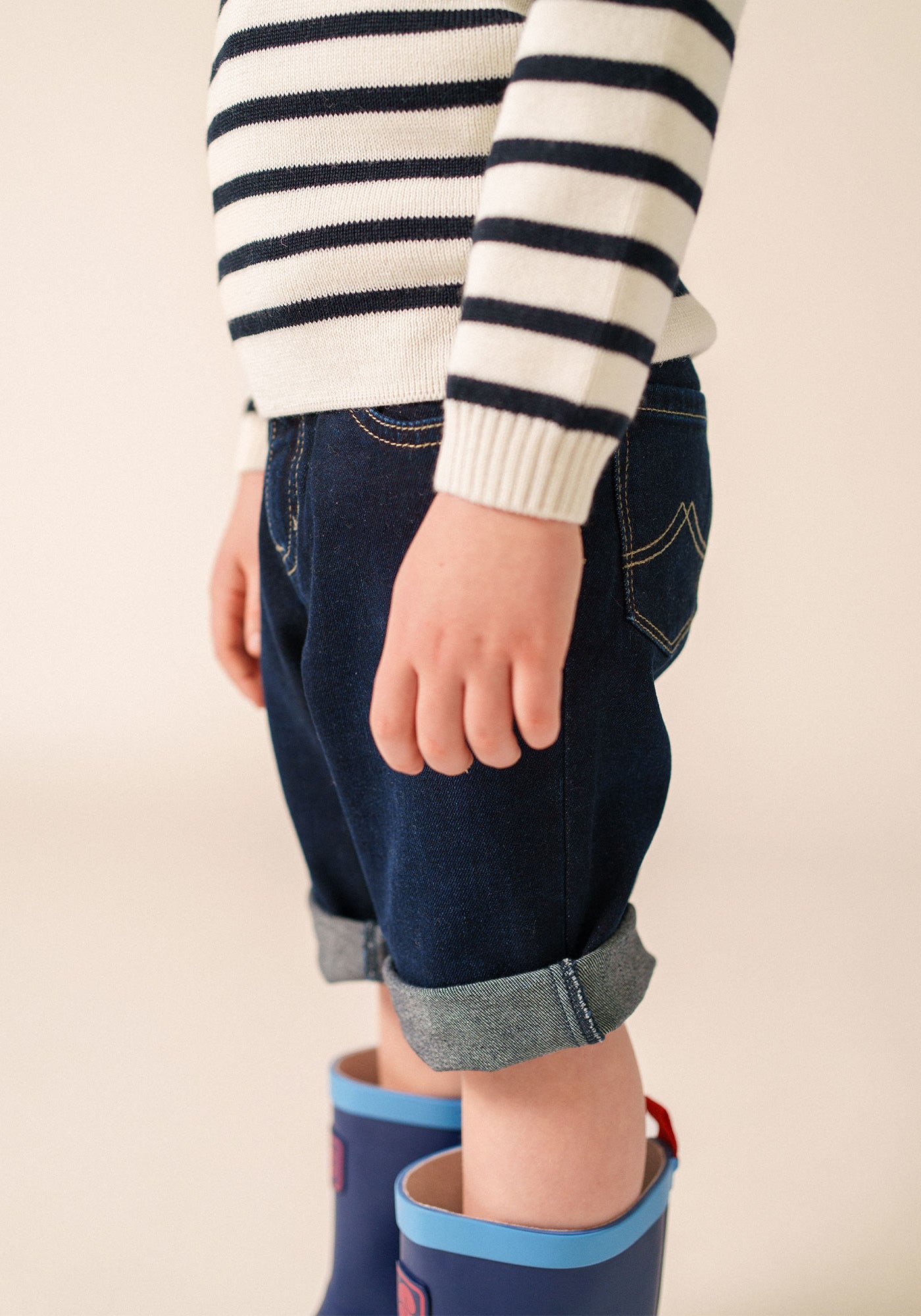 Dresses & <i>trousers</i>